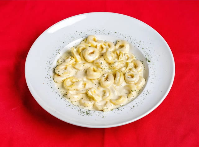 Tortellini Alfredo.
